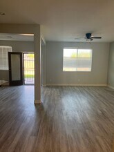 7414 Morisset Ave in Las Vegas, NV - Building Photo - Building Photo