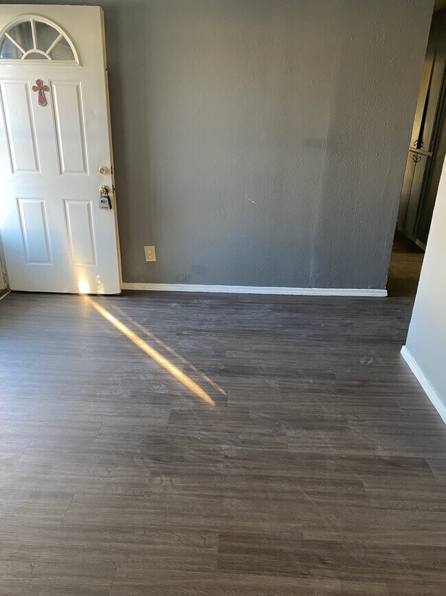 4320 SE 43rd St in Del City, OK - Building Photo - Building Photo