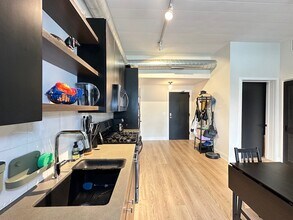 941 W Belmont Ave, Unit A04K in Chicago, IL - Building Photo - Building Photo