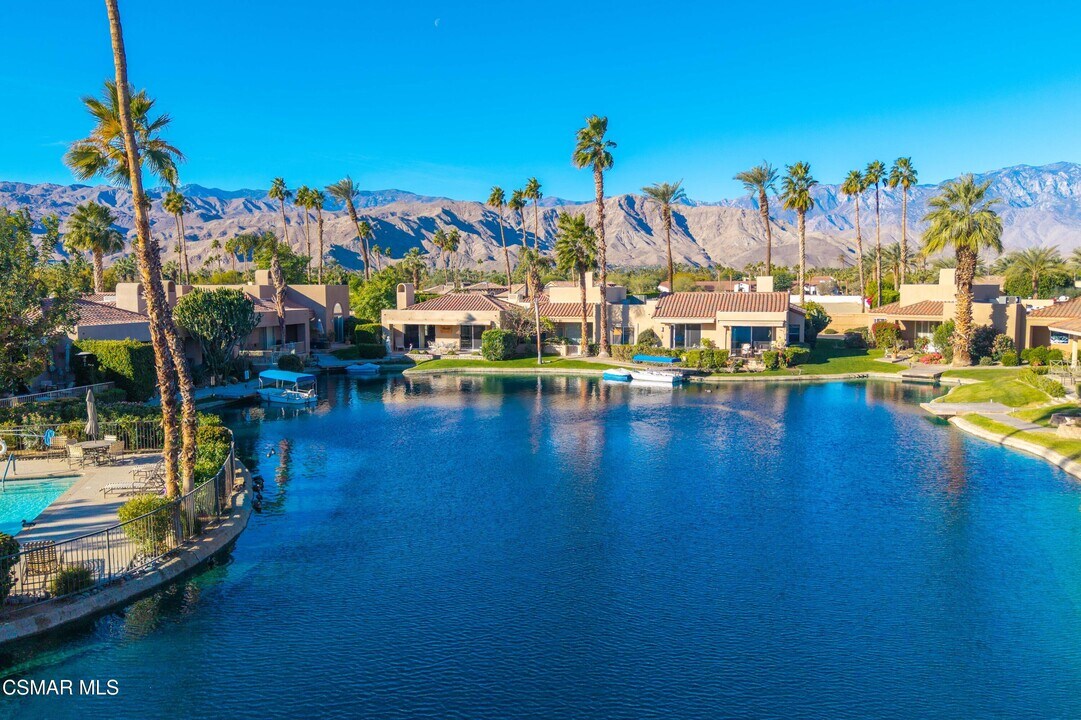 14 Lakeshore Dr in Rancho Mirage, CA - Building Photo