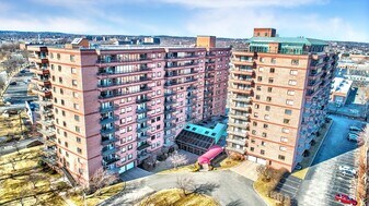 3920 Mystic Valley Pkwy in Medford, MA - Building Photo