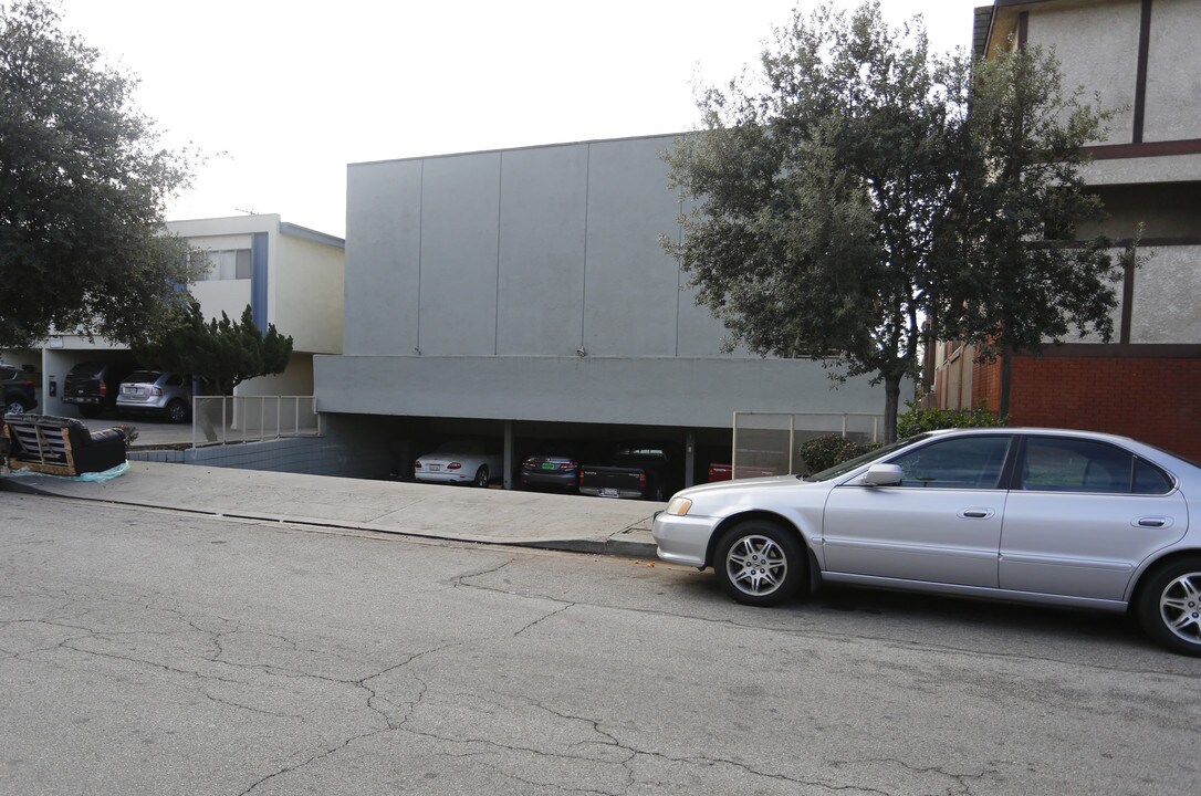 454 W Elk Ave in Glendale, CA - Foto de edificio