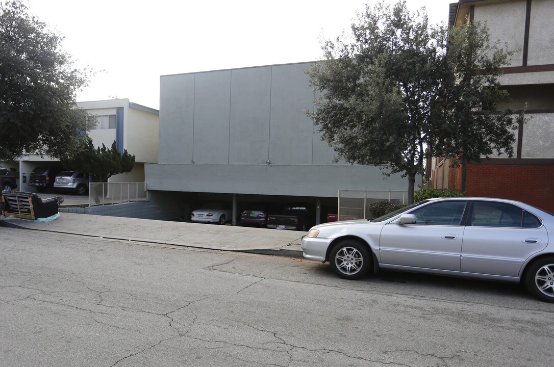 454 W Elk Ave in Glendale, CA - Building Photo