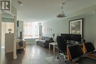 8-2718 Hillcrest Ave in Toronto, ON - Building Photo - Building Photo