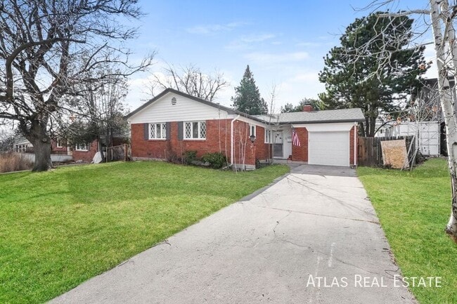 2226 Afton Way, Unit 75 in Colorado Springs, CO - Foto de edificio - Building Photo