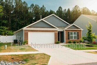 2880 Sherrills Strm Dr in Sherrills Ford, NC - Building Photo - Building Photo
