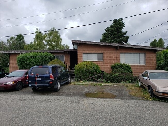 property at 1499 S Columbian Way