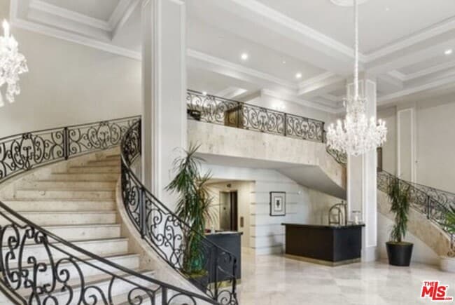 property at 425 N Maple Dr