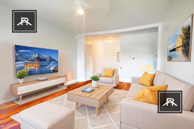 2001 Commonwealth Ave in Boston, MA - Foto de edificio - Building Photo