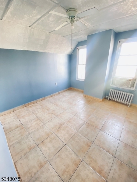 162 Catherine St in Elizabeth, NJ - Building Photo