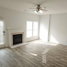 151 Spring Crossing Cir in Greer, SC - Building Photo - Building Photo