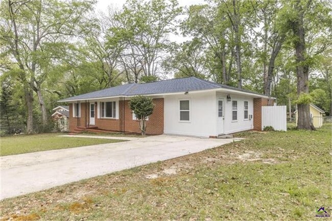 property at 203 Woodland Dr