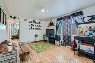 1524 Jasmine St, Unit 4 in Denver, CO - Building Photo - Building Photo