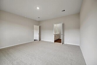 10355 Red Cardinal Dr in Cleveland, TX - Building Photo - Building Photo