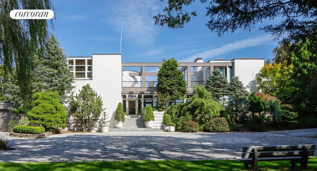 54 Broadview Rd in Amagansett, NY - Building Photo