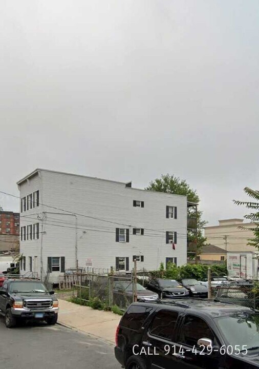 48 Townsend St in Port Chester, NY - Building Photo