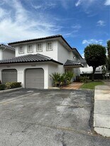 7549 NW 175th St in Hialeah, FL - Building Photo