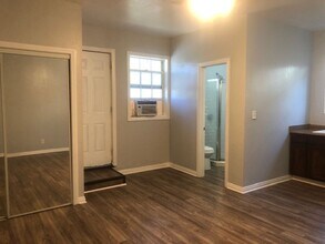 5707 Candlewood St-Unit -BACK in Lakewood, CA - Building Photo - Building Photo