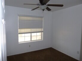 6338 E 43rd Pl in Yuma, AZ - Building Photo