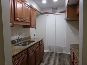 1207 Chamberlain Dr-Unit -102 in Memphis, TN - Building Photo - Building Photo