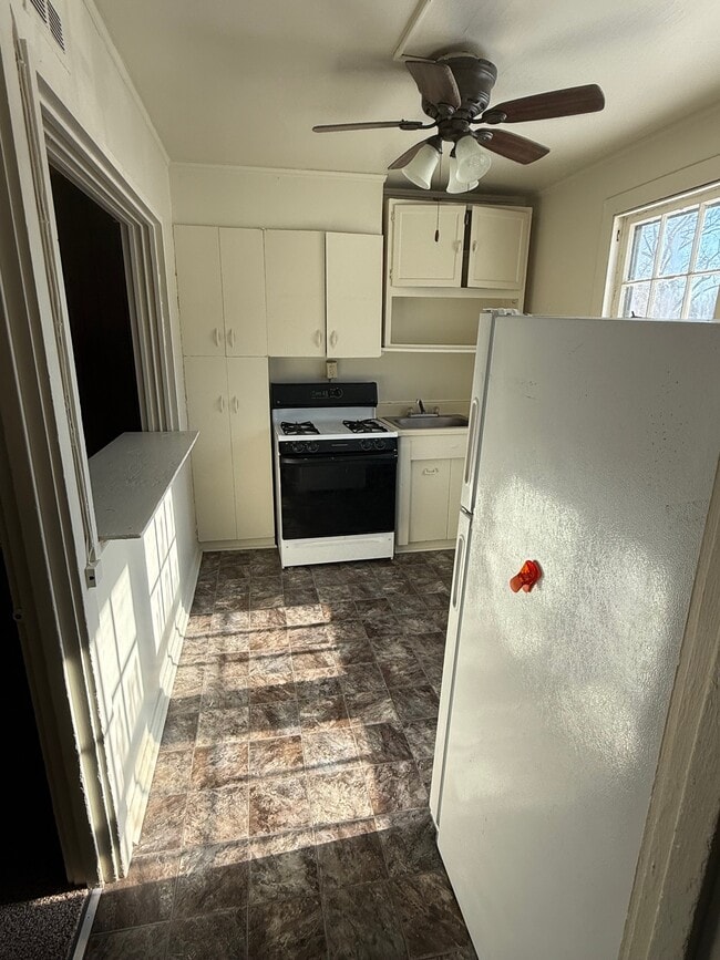 6 Riley Manor Cir in Junction City, KS - Building Photo - Building Photo