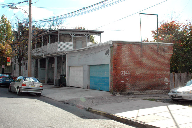 402 S 7th St in Reading, PA - Foto de edificio - Building Photo