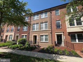 233 Parkview Ave in Gaithersburg, MD - Building Photo