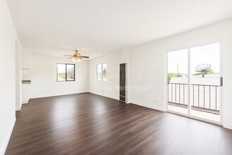 747 N Philadelphia St in Anaheim, CA - Building Photo - Building Photo