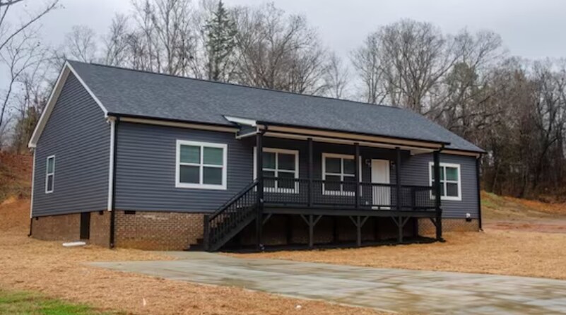 1120 Hillside Dr in Graham, NC - Building Photo
