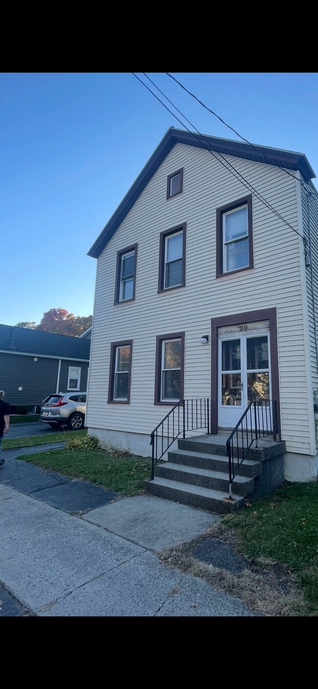 29 Walnut St, Unit / 2nd Floor