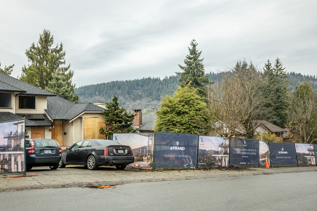 Komo in Coquitlam, BC - Building Photo - Building Photo