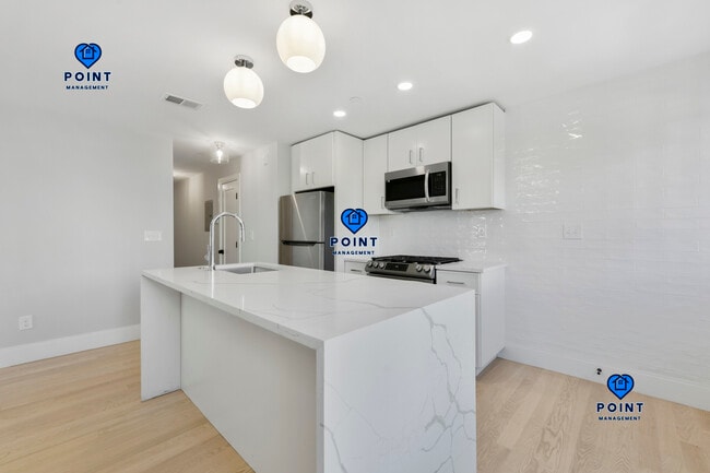 226-228-228 Princeton St, Unit 7 in Boston, MA - Foto de edificio - Building Photo