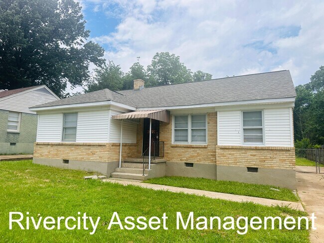 property at 4678 Lynn Rd