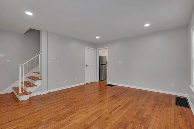 354 N Roosevelt Ave in Columbus, OH - Foto de edificio - Building Photo