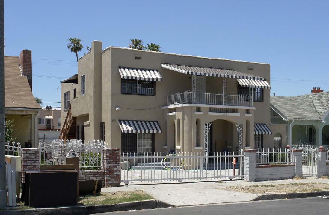 173 N Mariposa Ave in Los Angeles, CA - Foto de edificio