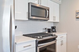 244 Hanover St in Boston, MA - Building Photo - Building Photo