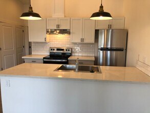 409-12 S Parkway Ave in Battle Ground, WA - Building Photo - Building Photo