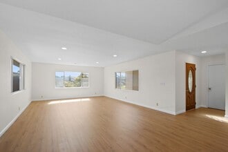 9451 Harcourt Cir in Huntington Beach, CA - Building Photo - Building Photo