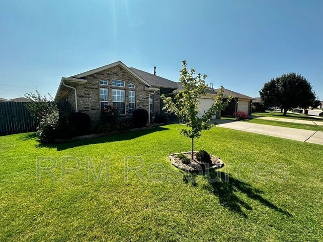 8208 Greer Way in Oklahoma City, OK - Building Photo - Building Photo
