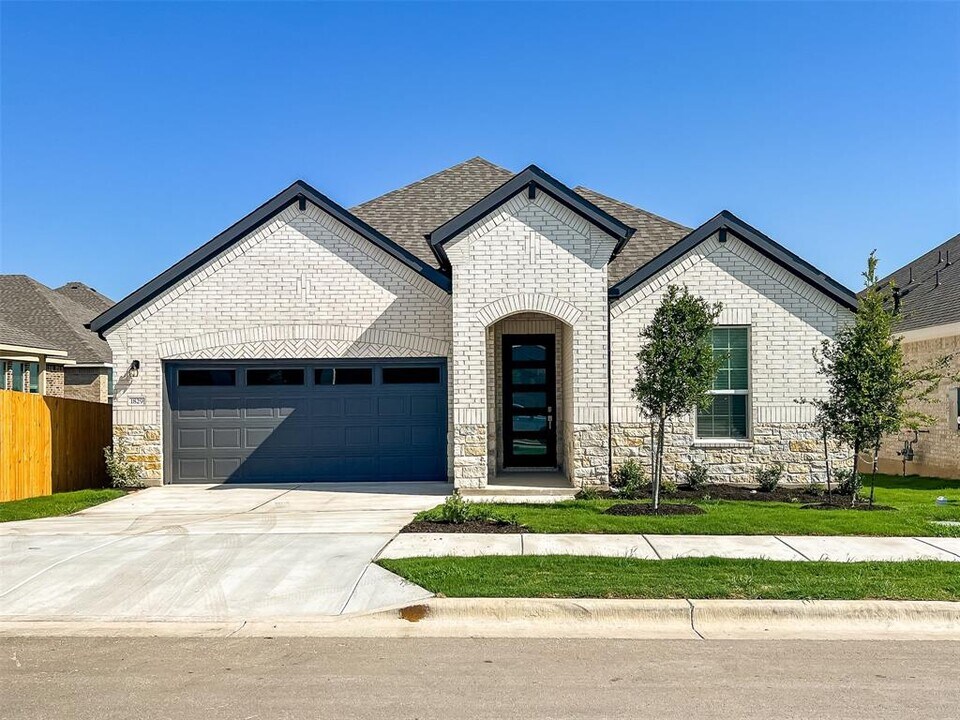 1829 Walnut Grv Bnd in Leander, TX - Building Photo