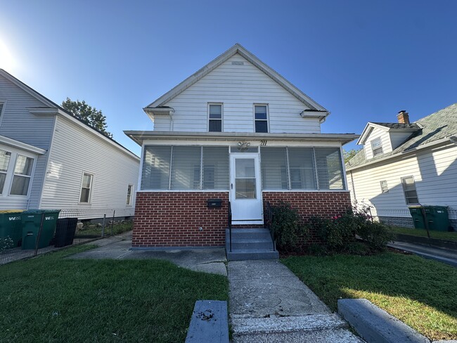property at 211 W 9th St