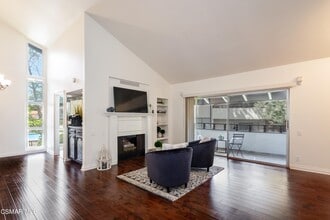 31573 Lindero Canyon Rd in Westlake Village, CA - Building Photo - Building Photo