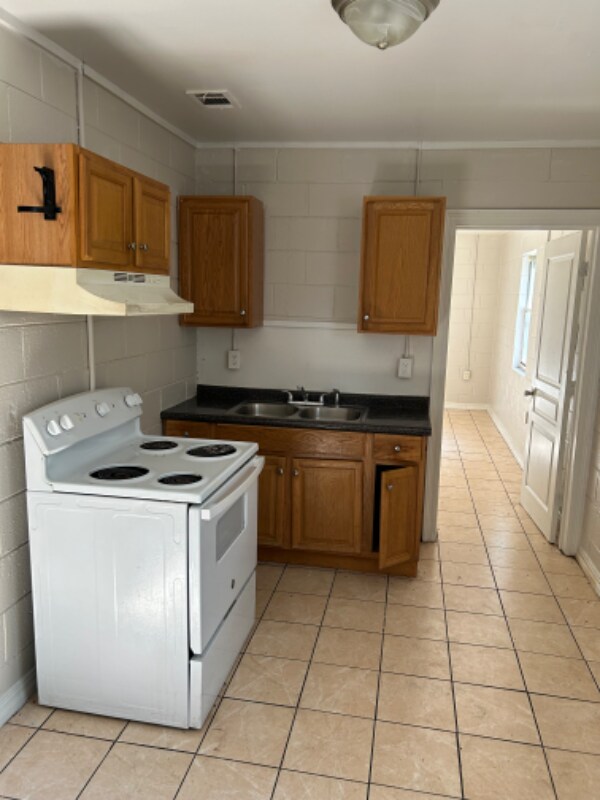 1763 Old Canal St, Unit 1C in Mobile, AL - Building Photo - Building Photo