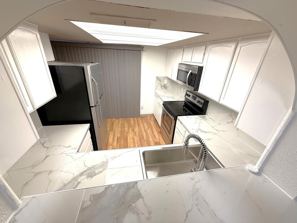 4557 N O'Connor Rd, Unit 1283 in Irving, TX - Building Photo