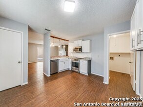 8248 Longhorn Ridge Dr in Converse, TX - Building Photo - Building Photo