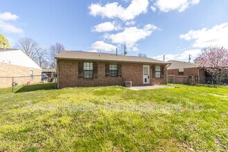 6121 Bill Murray Ln in Knoxville, TN - Building Photo - Building Photo