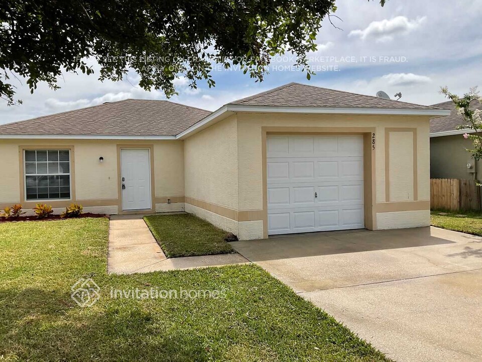285 W Jayce Wy in St. Augustine, FL - Foto de edificio