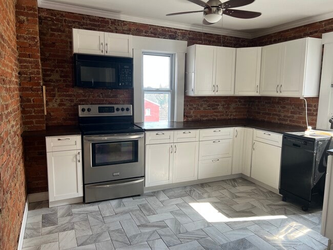 441 New Dorwart St, Unit Apt 2 in Lancaster, PA - Foto de edificio - Building Photo