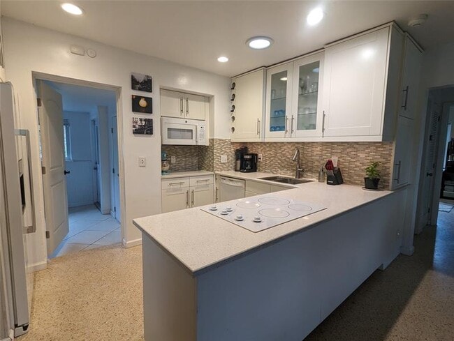 property at 609 NE 14th Pl