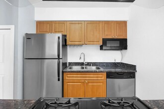 2090 Highpointe Dr in Corona, CA - Building Photo - Building Photo